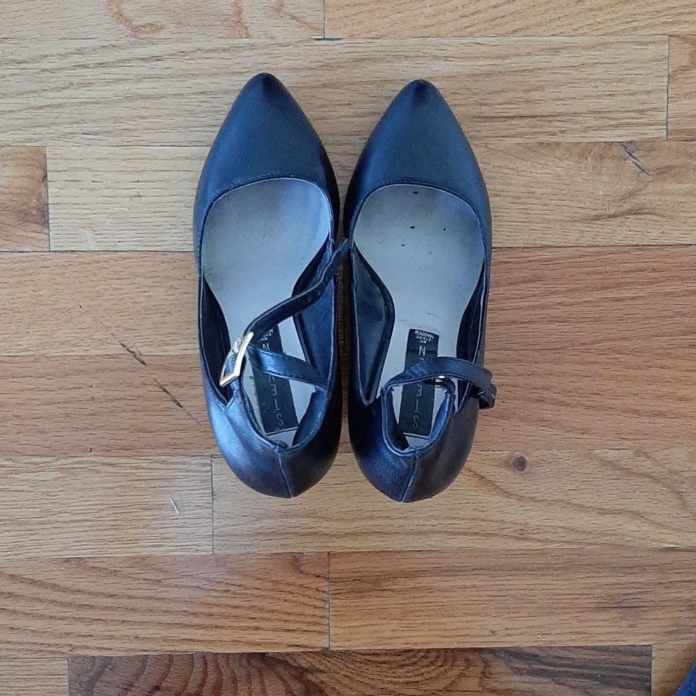 Heel shoes